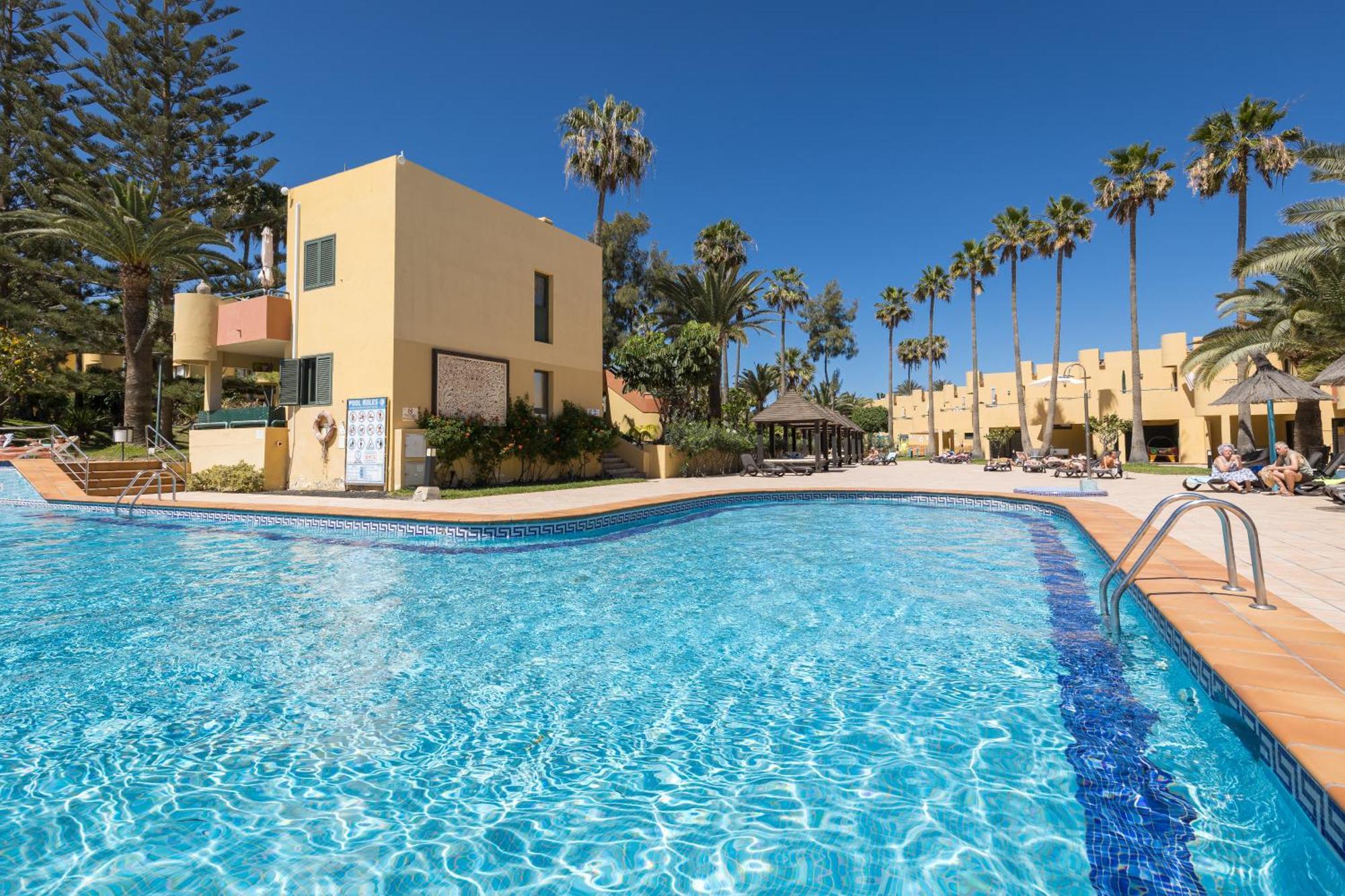 Home2Book Pool & Tennis Court Cozy Apt, Коралео Екстериор снимка